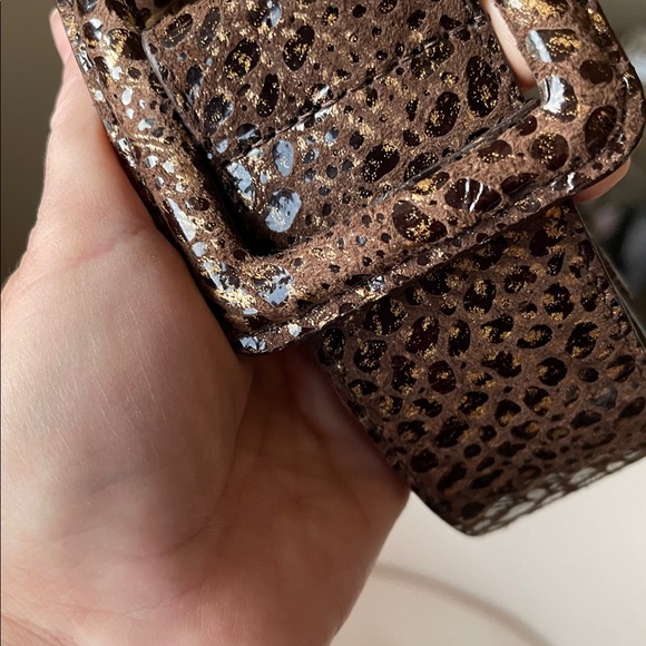 Holt Renfrew Wide Brown Metallic Leopard Print Belt - Fits 28-32” - Picture 2 of 8